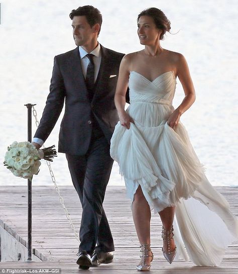 1/4/2014: Justin Bartha & Lia Smith Malia Jones, Justin Bartha, Wedding Abroad, New Wife, Fitness Trainer, Celebrity Couples, Celebrity Gossip, The Knot, Oahu