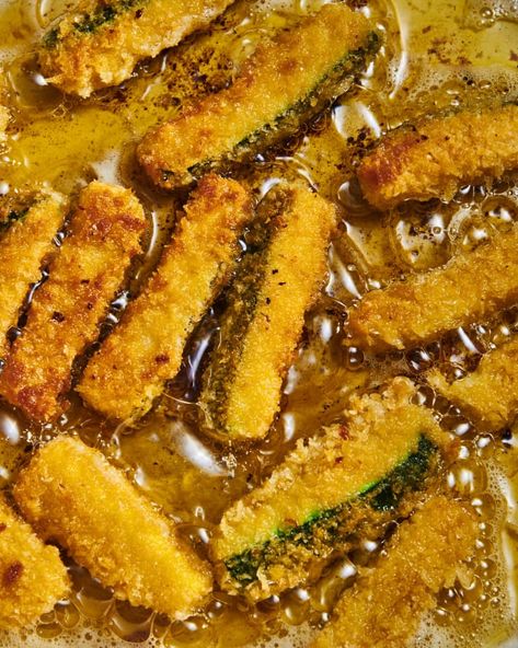 Fried Zucchini Recipe Easy, Crispy Fried Zucchini, Fried Zucchini Recipe, Pan Fried Zucchini, Fried Zucchini Recipes, Easy Zucchini Recipes, Fried Zucchini, Keto Side, Skillet Dishes