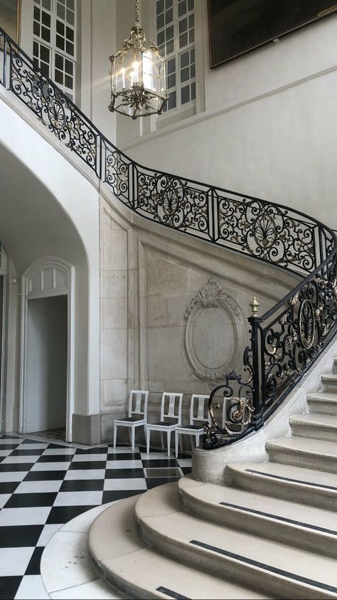 Connor Cobalt, Musee Rodin, White Mansion, Old Money House, Rodin Museum, French Country House, House Goals, Staircase Design, White Aesthetic