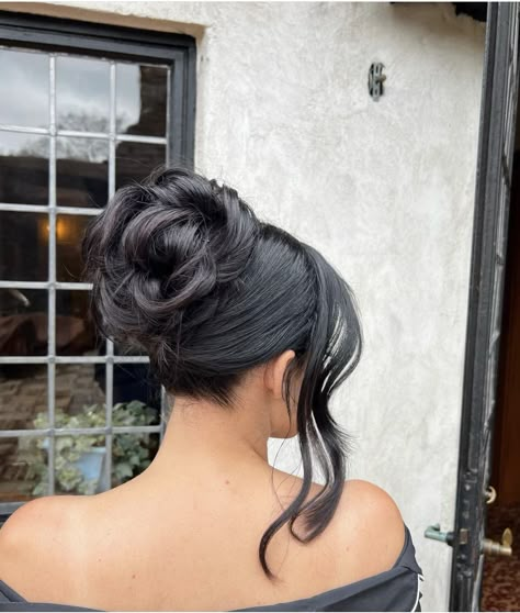 Hairstyles For A Backless Dress, High Bun Bride Hair, Wedding Bun Black Hair, Baby Shower Updos Hairstyles, Strapless Wedding Dress Ponytail, Prom Bun Hairstyles High, Wedding Updo Long Dark Hair, Hollywood Bun, Bridesmaid Hairstyles High Bun