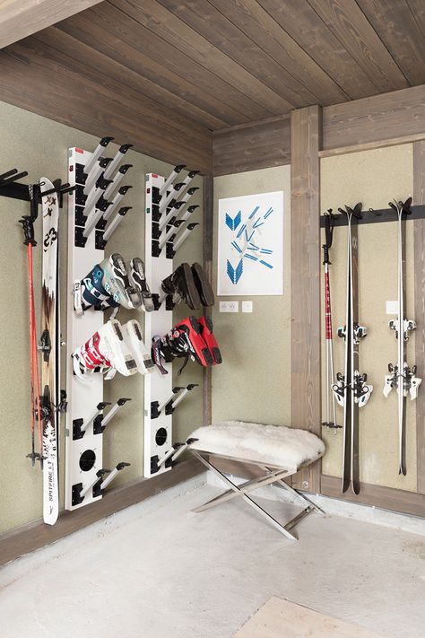 Ski room with heated boot rack and stylish storage at luxury ski chalet, Chalet Mirabelle, between Megeve and Saint Gervais Les Bains in the French Alps. Ski Room Decor, Ski Cabin Interior, Ski Mud Room, Ski Chalet Interior, Ski House Decor, Half Bathroom Remodel, Gear Room, Ski Room, Ski Condo