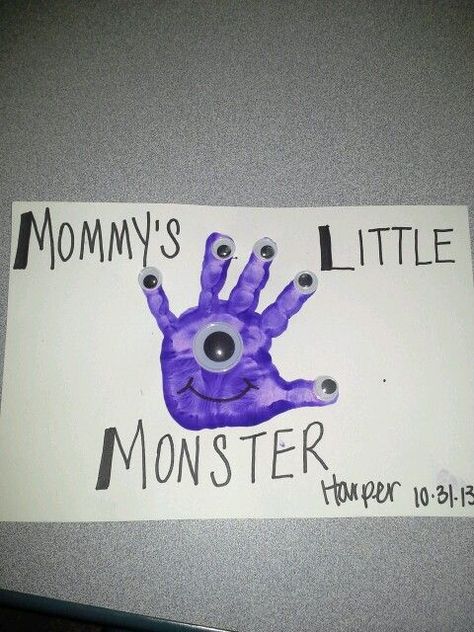 Mommys Monster Handprint, Halloween Arts And Crafts For Babies, Halloween Arts And Crafts For Infants, Halloween Artwork For Toddlers, Toddler Halloween Arts And Crafts, Monster Halloween Craft, Monster Art For Toddlers, Mommy And Me Arts And Crafts, Halloween Art Infants