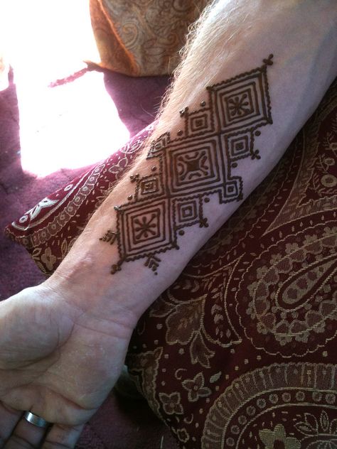 Henna Tattoo Man, Masculine Henna Designs, Masculine Henna, Moroccan Tattoo, Henna Man, Henna For Men, Henna Men, Men Henna Tattoo, Heart Henna