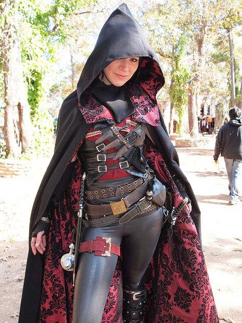 Underworld LARP Cape Idea, Samurai Girl, Mode Steampunk, Fair Outfits, Fest Outfits, Steampunk Cosplay, Hooded Cape, Steampunk Costume, Steampunk Clothing