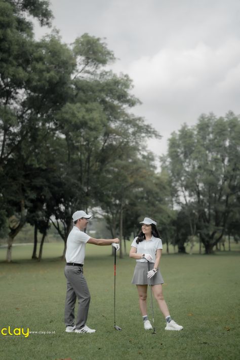 Golf Prewedding, Outdoor Proposal, Prenup Shoot, Prewedding Shoot, Photoshoot Outdoor, Travel Tshirt, Pre Wedding Photoshoot Outdoor, Golf Theme, Pre Wedding Photoshoot