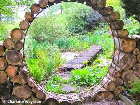 Japanese Landscape Design, Moon Gate, British Garden, Moon Garden, Japanese Landscape, The Secret Garden, Garden Pictures, Traditional Landscape, Garden Structures