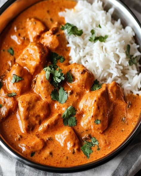 Indian Butter Chicken Recipe - Learn how to make creamy and delicious Murgh Makhani with tender chicken, aromatic spices, and a rich Buttered Chicken, Indian Butter Chicken Recipe, Chicken Makhani, Murgh Makhani, Indian Butter Chicken, Butter Chicken Recipe, Food Matters, Boneless Skinless Chicken, Tender Chicken