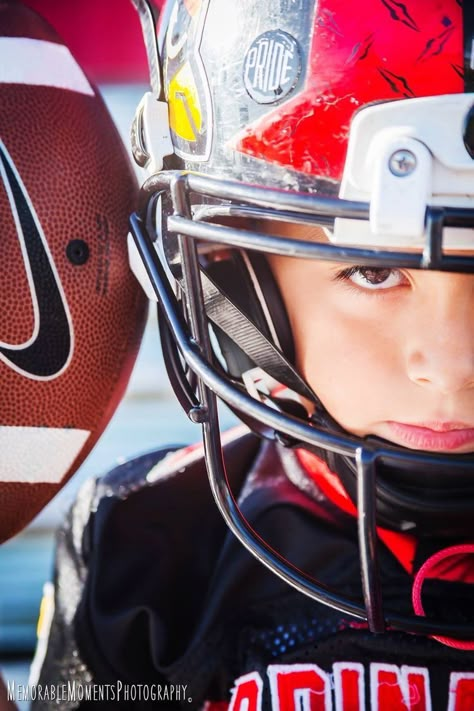 Kids Sports Pictures, Football Senior Pictures, Sport Photoshoot Ideas, Football Poses, Sport Photoshoot, Sport Portraits, Football Photography, Football Cheer, Youth Football