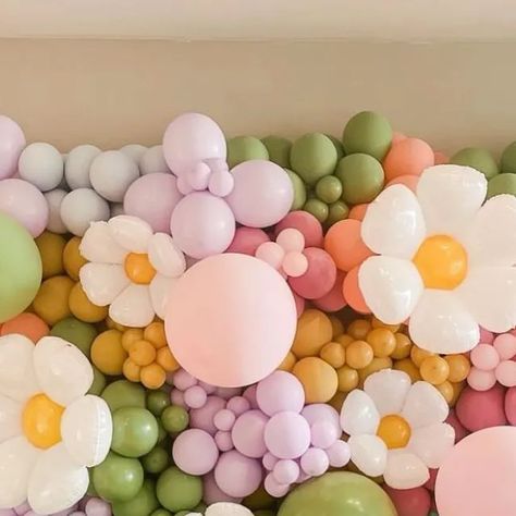 excellent. balloons on Instagram: "🌼🌸🌻Fotocredit @loveofcharacter 💫
⠀
Follow @excellent.balloons ⠀
#events #party #partyinspiration #partystylist #ballooninstallation #balloonartist #balloongarland #organicballoongarland #organicballoons #organicballoonarch  #inspiration #balloons #balloon #balloondecor #шарики #воздушныешары #onlineeducation #фотозона #фотозонаизшаров #balloonwall #balloons #balloon #partydecor #pastelballoons #make_a_wish_ua #easter #easterballoons" Balloon Installation, Easter Cookies, The Bunny, Easter Party, Kids Entertainment, Party Inspiration, Balloon Garland, Some Fun, Balloons