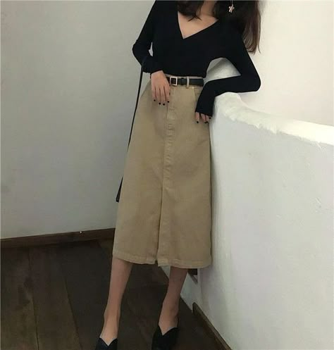 Styling A Line Skirt, Long Sleeve Skirt Outfits, Long Skirt Long Sleeve Outfit, Long Sleeve And Skirt Outfits, Long A Line Skirt Outfits, Khaki Long Skirt Outfit, Skirt And Long Sleeve Outfits, Maxi Skirt Office Outfit, Long Khaki Skirt Outfit