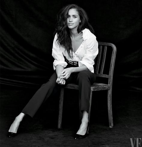 Meghan Markle in her Vanity Fair photo shoot. Donna Paulsen, Suits Usa, The Tig, Meghan Markle Style, Still Standing, Celebrity Street Style, Prince Harry And Meghan, Duke And Duchess, Prince Harry