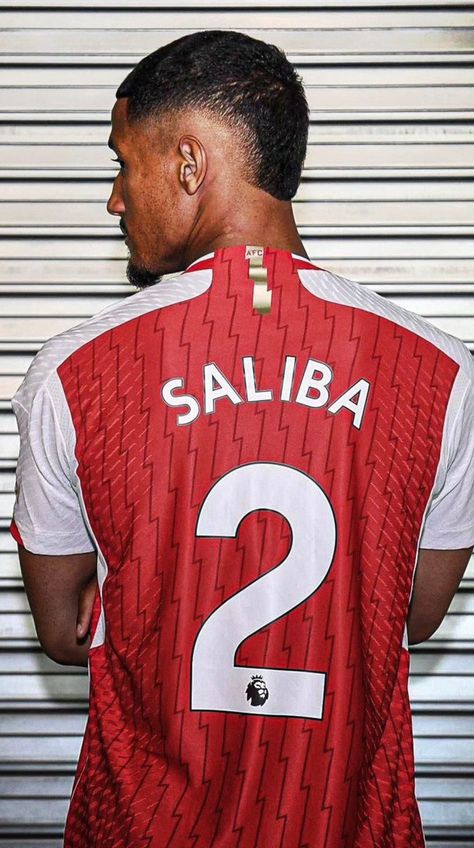 Saliba Arsenal, Arsenal Fc Wallpapers, Arsenal Premier League, Arsenal Wallpapers, Football Players Images, Arsenal Players, Men's Short Hair, Arsenal Football Club, Football Images