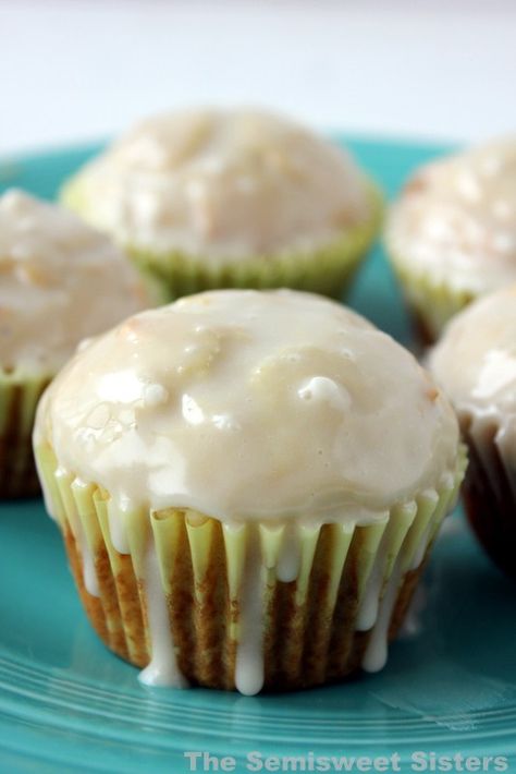 Old Fashioned Sour Cream Donut Muffins Baked Sour Cream Donut Recipe, Cream Donut Recipe, Sour Cream Donut, Sour Cream Muffins, Nutella Muffin, Lemon Raspberry Muffins, Muffins Blueberry, Cream Donut, Doughnut Muffins