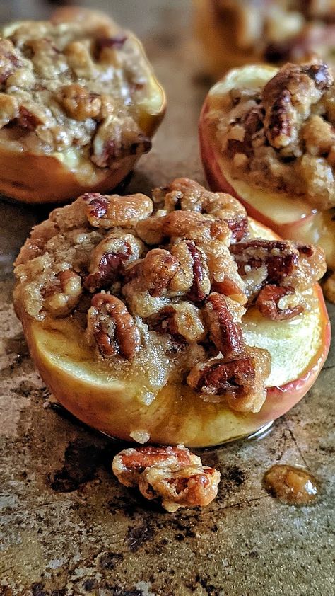 baked honeycrisp apples with brown sugar and butter pecan topping Baked Apples With Walnuts And Honey, Baked Apples With Pecans, Apple And Pecan Recipes, Baked Apples With Honey, Stuffed Baked Apples Recipe Oven, Honeycrisp Apple Recipes, Baked Stuffed Apples, Eating Seasonally, Apple Brown Sugar