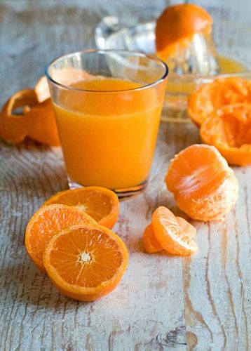 Tangerine Juice orange Juicing Diet, Tangerine Juice, Fresh Fruit Recipes, Fruit Photography, Orange Aesthetic, Nutrition Plans, Fruit Recipes, Refreshing Drinks, Orange Juice