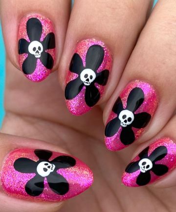 Halloween Flower Nails, Goth Flower Nails, Cherry Skull Nails, Skull Cherry Nails, Skull Flower Nails, Skull Nails Acrylic, Halloween Skull Nails, Cute Halloween Nail Ideas, Skull Nail Designs