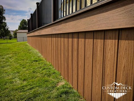 Under Deck Skirting Ideas Composite, Vertical Deck Skirting, Composite Deck Skirting, Deck Skirt, Deck Skirting Ideas, Green House Garden, Deck Upgrade, Decks Ideas, Composite Decks