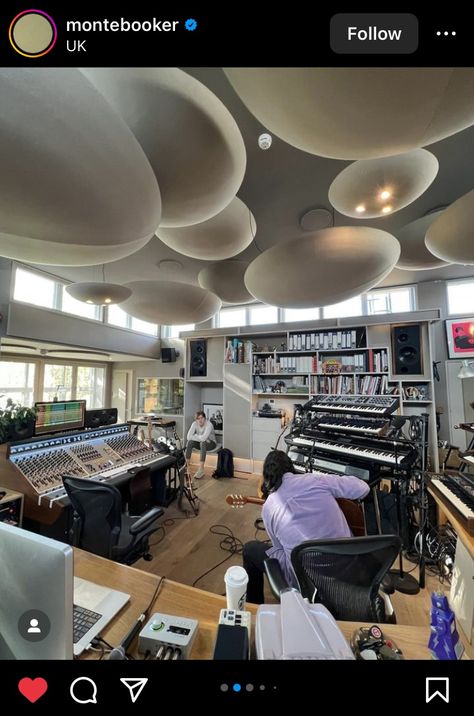 Home Recording Studio Aesthetic, Music Studio Interior Design, Music Studio Interior, Studio Interior Design Ideas, Monte Booker, Music Studio Room Design, Diy Music Studio, Small Recording Studio, Studio Room Design