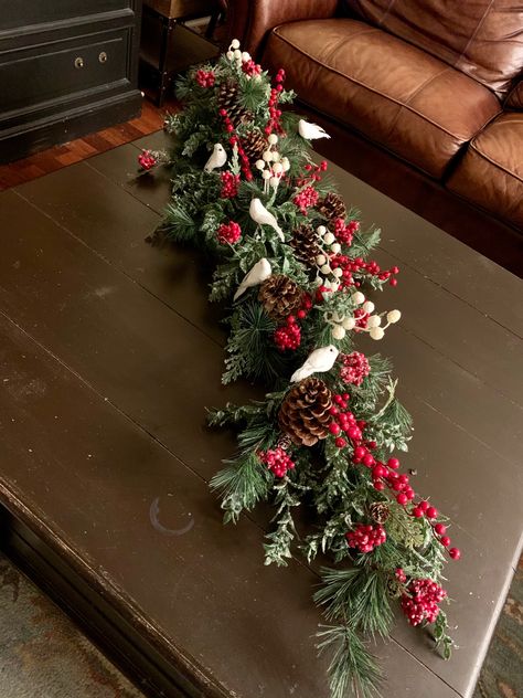 Garland Mantle, Christmas Garland Mantle, Silver Garland, Christmas Planters, Tartan Christmas, Church Activities, Christmas Tree Garland, Diy Garland, White Christmas Tree