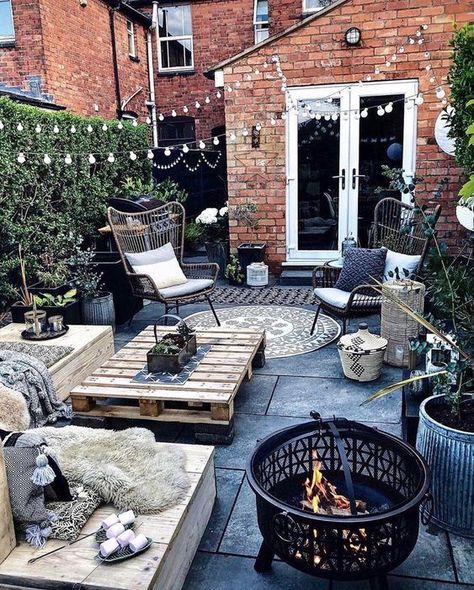 Home Ideas I  Decors | Outdoors  |  Room Ideas  |  follow + Rustic Outdoor Decor, Balkon Decor, Outdoor Decor Backyard, Small Backyard Patio, Back Garden, Backyard Decor, Backyard Design, Patio Design, Small Backyard