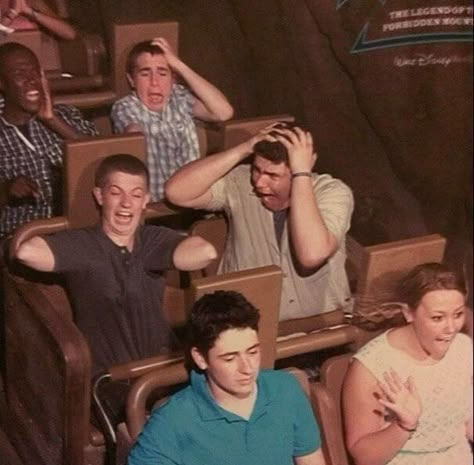 Roller Coaster Pictures, Rollercoaster Funny, Show Dont Tell, Short Couples, Райан Гослинг, Top Photo, Funny Short Videos, Roller Coaster, Funny Photos