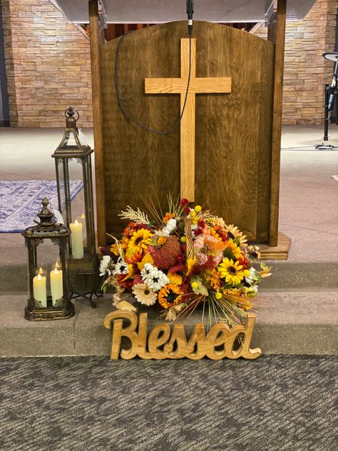 Fall Church Decorations Sanctuary, Church Fall Decorations, Church Entryway, Fall Church Decorations, Thanksgiving Church Decorations, Communion Table Decorations, Thanksgiving Flower Arrangements, Sanctuary Decor, Christ Centered Easter