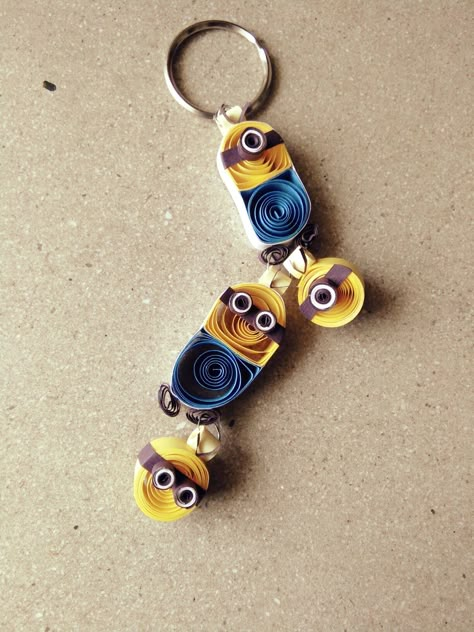 Quiling Paper Keychains, Quilling Keychain Ideas, Harry Potter Quilling, Quilling Animals Easy, Quilling Ideas For Beginners, Quilling Keychains, Diy Quilling Crafts, Quilling Flower Designs, Recycled Paper Crafts