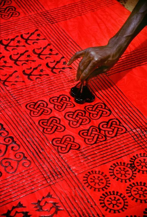 Adinkra Cloth, Africa Bucket List, African Pattern Design, African Symbols, Afrique Art, 4th Grade Art, Adinkra Symbols, Afrikaanse Kunst, African Textiles