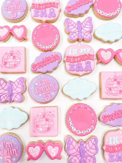 Swiftie Sugar Cookies!🪩💖 Taylor Swift Cookies Birthday, Taylor Swift Desserts, Taylor Swift Birthday Cookies, Swiftie Cookies, Taylor Swift Sugar Cookies, Bach Cookies, Taylor Swift Cookies, Swiftie Party, Swiftie Birthday