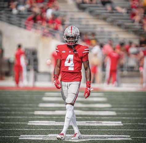 Jeremiah Smith Ohio State, Drip Ideas, Football Aesthetic, Football Drip, Football Pics, Buckeye Nation, Ohio State Buckeyes Football, Football Stars, Buckeyes Football