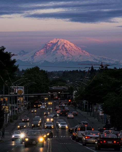 Mt Rainier, Rush Hour, Purple Sky, City Aesthetic, Pretty Places, Travel Aesthetic, Beautiful World, Pretty Pictures, Happy Places