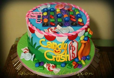 Candy Crush cake * too cute Candy Crush Cake Design, Candy Crush Party Decorations, Disney Deserts, Candy Crush Cake, Candy Theme Cake, Candy Crush Party, Candy Crush Cakes, Motorbike Cake, Crush Cake