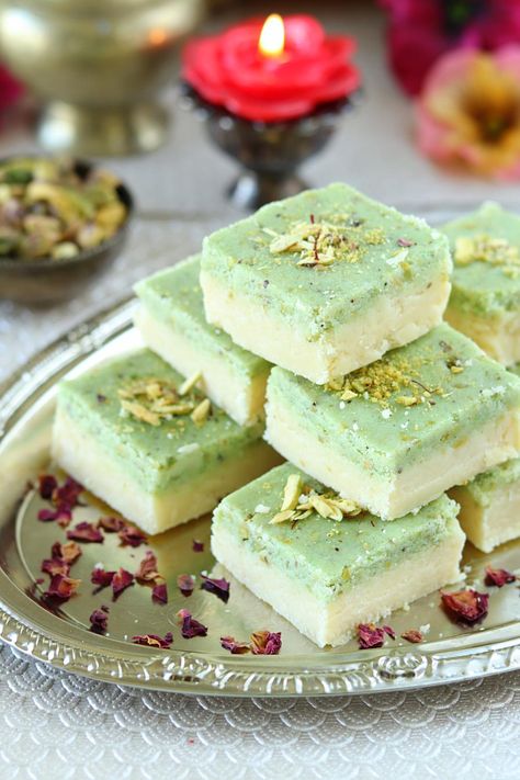 How to make Layered Pista Burfi, Soft and fudgy Indian Spiced Pistachio Fudge, layered Pistachio Fudge, Two Layer pista burfi, pista mithai, Diwali sweets Pakistani Desserts, Easy Indian Dessert, Burfi Recipe, Sweet Dishes Recipes, Sweet Meat, Indian Dessert Recipes, Edible Food, Indian Desserts, Indian Sweets