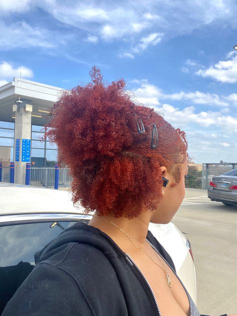 #naturalhair #type4hair Short Natural Red Hairstyles, Burgundy Hair Dye, Quick Curly Hairstyles, Red Hair Inspo, Red Curly Hair, Quick Natural Hair Styles, Dyed Hair Inspiration, Dyed Natural Hair, Protective Hairstyles Braids