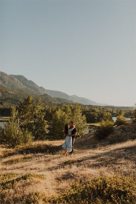 Government Cove Engagement, Elopement Oregon, Columbia Gorge, Oregon Elopement, Mt Hood, Columbia River Gorge, Columbia River, Oregon Wedding, Hidden Gem