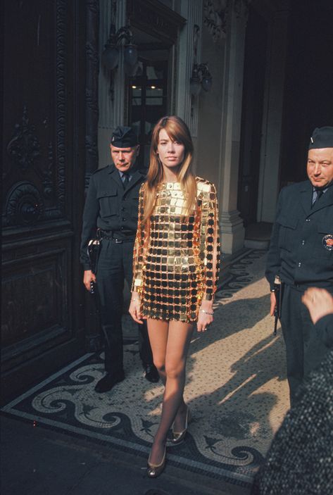 Rock Dress, Francoise Hardy, Walking Down The Street, Estilo Hippy, Lauren Hutton, Studio 54, Jane Birkin, Looks Street Style, Mini Short