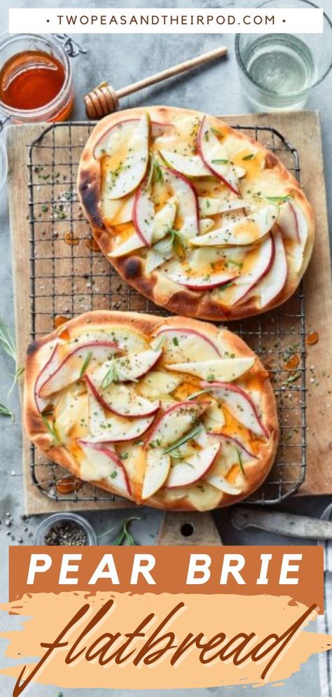 Pear Brie Flatbread, appetizer ideas, holiday party ideas Brie Recipes Easy, Brie Flatbread, Brie And Pear, Honey Appetizers, Flatbread Appetizers, Pear Brie, Brie Appetizer, Holiday Party Ideas, Brie Recipes