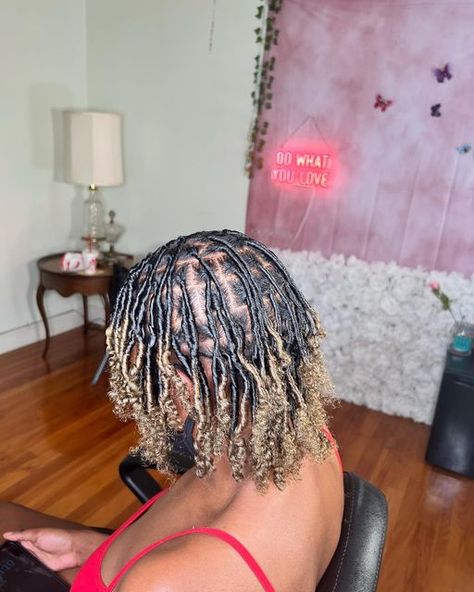 Jayslayedthat LLC on Instagram: "I know you’re tempted to loc up so I’m here to say…. Just do it 🌚💯 Style: starter locs coils (80-119)+ curly ends Location: Conyers, Ga Interested in booking? Read my “how to book highlight” Prices in the link in my bio 🤍 🚨BE SURE TO READDD THE POLICY🚨 - - follow (@jayslayedthat) for more - - - #loclife #loclivin #loclovin #blackgirlmagic #conyersstylist #starterlocsatl #starterlocconyers #naturallocs #locs #locstyles #loctransformation" Starter Locs Curly Ends, Style Starter Locs, Starter Locs With Curly Ends, Starter Locs Coils, Locs Coils, Faux Locs Blonde, Locs Blonde, Book Highlight, Locs With Curly Ends