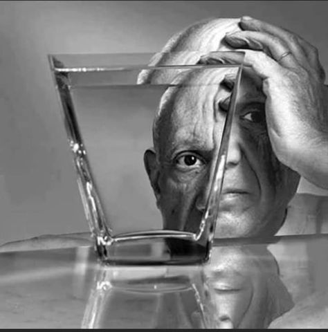 This photo of Pablo Picasso. It's cool to see how his artistic perspective translates to other media. Art Bizarre, Philippe Halsman, Picasso Portraits, Art Picasso, Picasso Art, Spanish Artists, Cubism, Magazine Art, Pablo Picasso