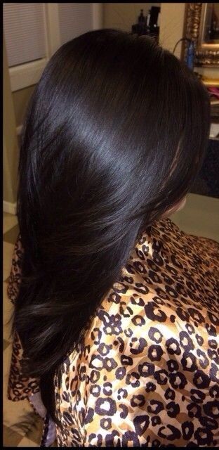 Dark chocolate brown Bob Inversat, Hair Color Chocolate, Chocolate Hair, Chocolate Brown Hair, Dark Brown Hair Color, Trendy Hair Color, Hair Color Highlights, Hair Color And Cut, Hair Color Dark