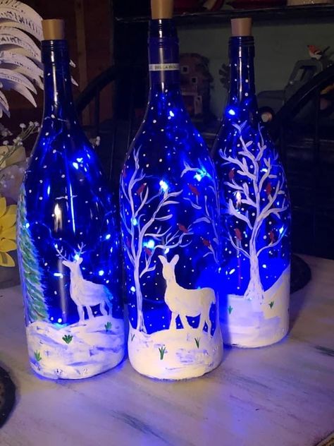 Painted Blue Wine Bottles, Holiday Wine Bottle Crafts, Beautiful Christmas Crafts, Wine Bottle Crafts Christmas, Blue Wine Bottles, Liquor Bottle Crafts, Hand Painted Wine Bottles, Christmas Crafts Ideas, Festive Activities