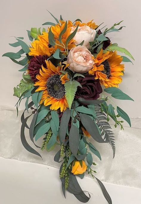 Dark Sunflower Wedding Bouquet, Sunflower Peony Bouquet, Wedding Bouquet Fake Flowers, Hand Tied Bridal Bouquet, Bouquet Sunflower, Dried Sunflowers, Sunflower Bridal Bouquet, Bouquets Ideas, Teardrop Bouquet