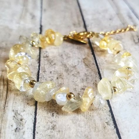 Citrine Gemstone Bracelet Chip Bead Jewelry, Horse Charm Bracelet, Bracelet Making Ideas, Goddess Bracelet, African Bracelets, Golden Leaf, Small Bracelets, Stylish Bracelet, Protection Bracelet