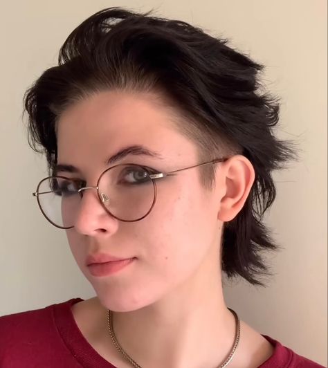 Short shaved haircut Agender Hairstyles Short, Butch Haircuts Women, Haircuts Reference, Transmasc Haircut Chubby Face, Wolf Cut Shaved Sides, Undercut Short Hair Women, Short Hair Androgynous, Sick Hairstyles, Short Goth Haircuts