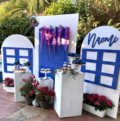 Mama Mia First Birthday, Greek Bday Party, Mama Mia Balloon Garland, Mamma Mia Props, Santorini Party Decorations, Greece Decorations Party, Pink And Blue Party Theme, Santorini Birthday Theme, Mamma Mia Table Setting