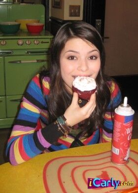 Icarly, All Purpose Flour, Half And Half, 2 Eggs, Purpose Flour, 1 Cup, Vanilla Extract, Flour, Vanilla