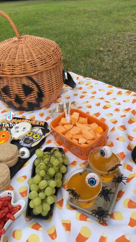 Summerween Date Ideas, Summerween Ideas Food, Summerween Aesthetic Food, Summerween Crafts, Summerween Picnic, Summerween Party Food, Summerween Party Ideas, Summerween Food, Summerween Ideas