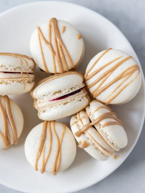 Beautiful Macarons, Peanut Butter Macarons, Pb And J Macarons, Peanut Butter Chocolate Macarons, Peanut Butter Macaron Filling, Peanut Butter Jelly Macarons, Butterscotch Macarons, Pb&j Macarons, Peanut Butter And Jelly Macarons