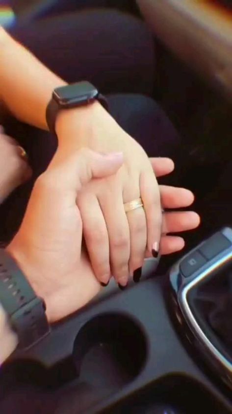 Pin by Gülcan on takı in 2022 | Hand pictures, Girl hand pic, Girls hand Couple Hand Photos In Car, Couple Hands Video, Love In Friendship, Brother Status, Summer Beer, Afghan Girl, Couple Hands, Hand Photo, Gucci Gifts