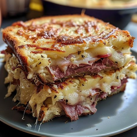 Reuben Bake - Recipes Smile Hearty Reuben Bake, Easy Rueben Bake, Baked Rueben Casserole, Rubin Bake Casserole, Baked Reuben Sandwich, What To Do With Corned Beef, Easy Reuben Bake, Hearty Reuben Bake Casserole, Savory Reuben Bake